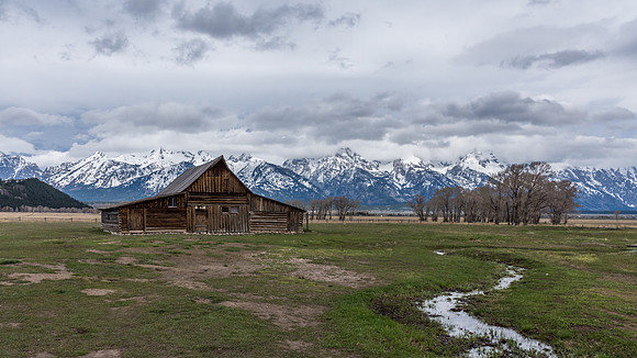 The T.A. Moulton Barn of jigsaw puzzle fame